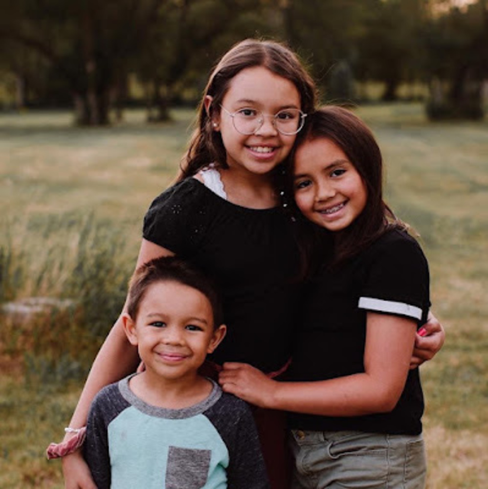 Meet your Posher, The siblings